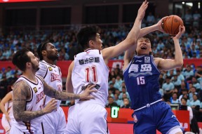 爱游戏入口-包含国际比赛日体能课后，深圳男篮队长鼓劲备战足总杯，目标明确，年轻球员得到机会的词条